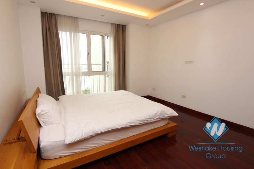 03 bedrooms apartment for rent in Xuan Dieu st, Tay Ho district 